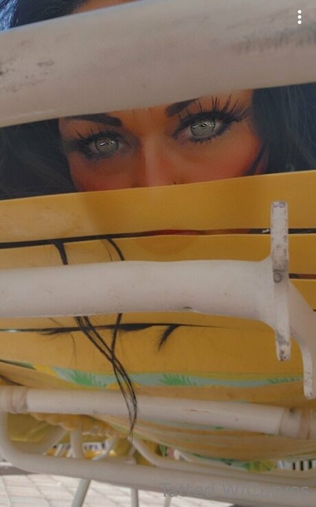 U225860105 perfect actress img