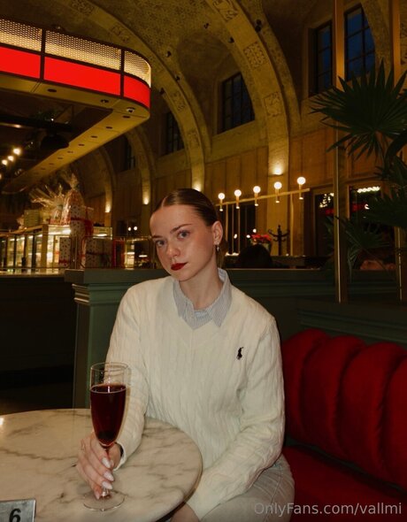 Vallmi star nude archive