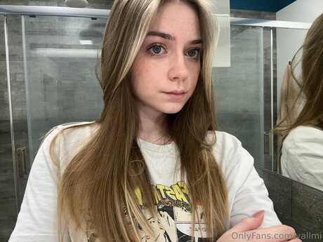 Vallmi pornstar adult pictures