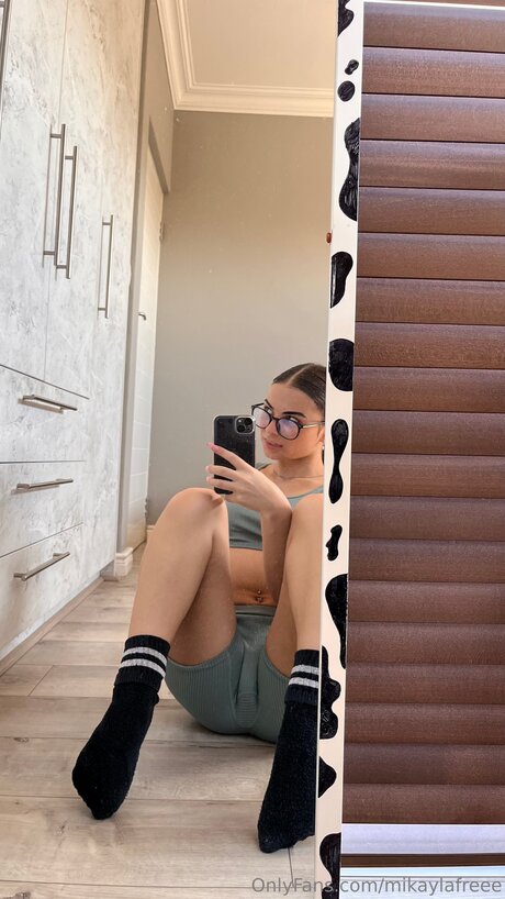 blonde shemale onlyfans nice picture