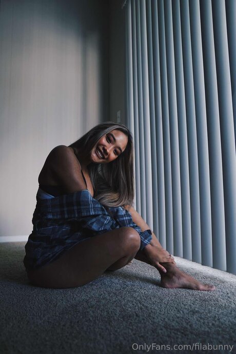 Filabunny model perfect photo