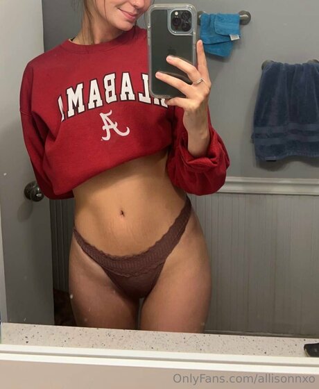 Allisonnxo nudes model images