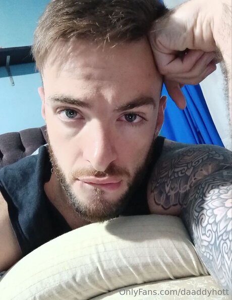 Daaddyhott model perfect photo