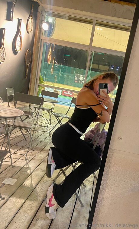 Nikki Delavega pornstar art photos