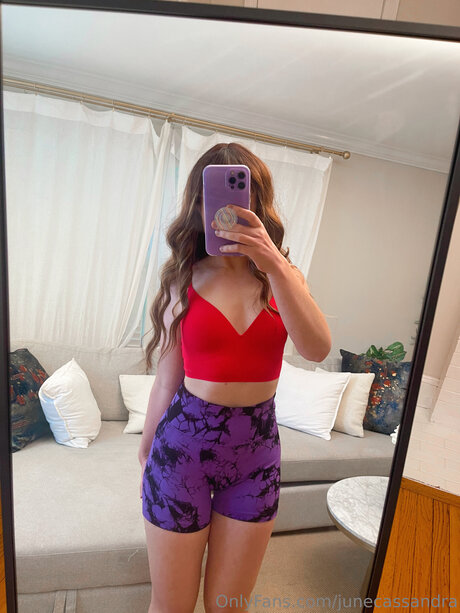 Junecassandra model hot image