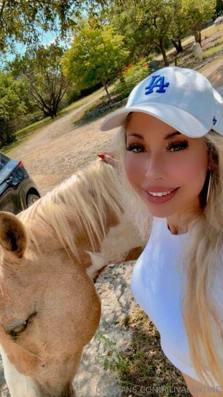 Pilivalentine pornographic actress pic