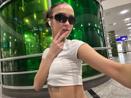 Violet Dreams69 porn star pictures