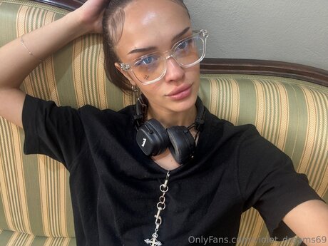 Violet Dreams69 star adult pic