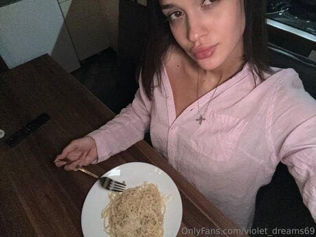 Violet Dreams69 free star pic