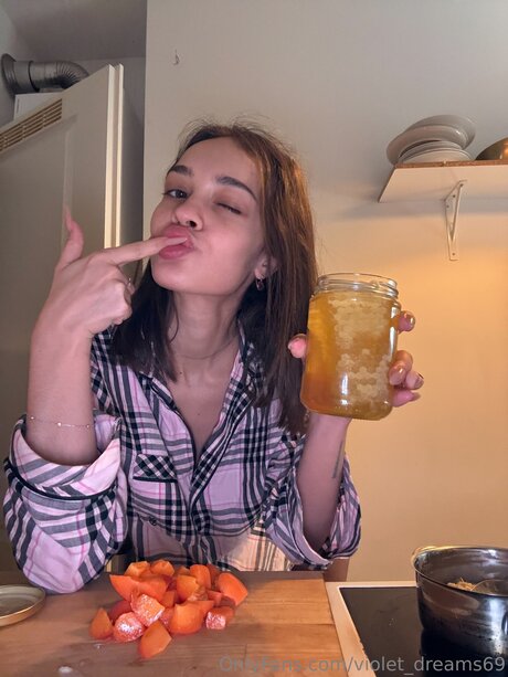 Violet Dreams69 star exclusive image