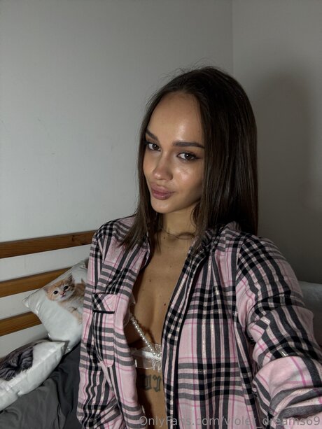 Violet Dreams69 free actress photos