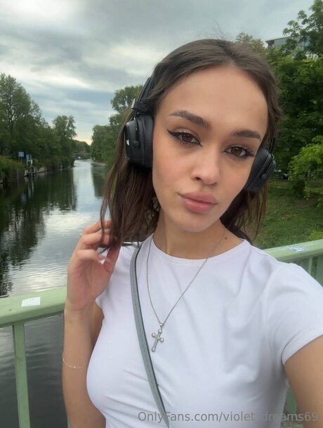 Violet Dreams69 model nudes pics