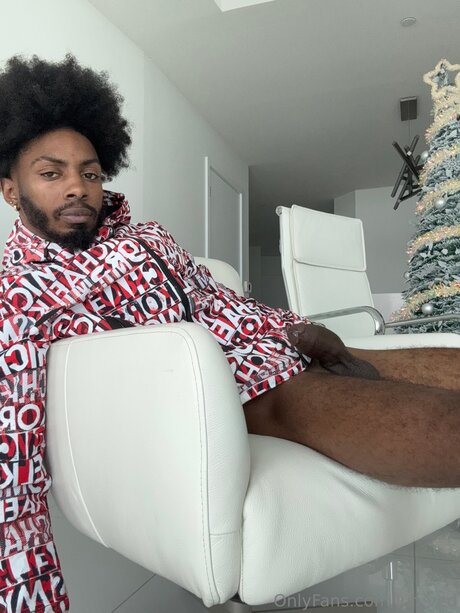 Luh Ved model perfect galleries