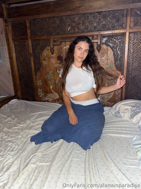 Alanainparadise naked star archive