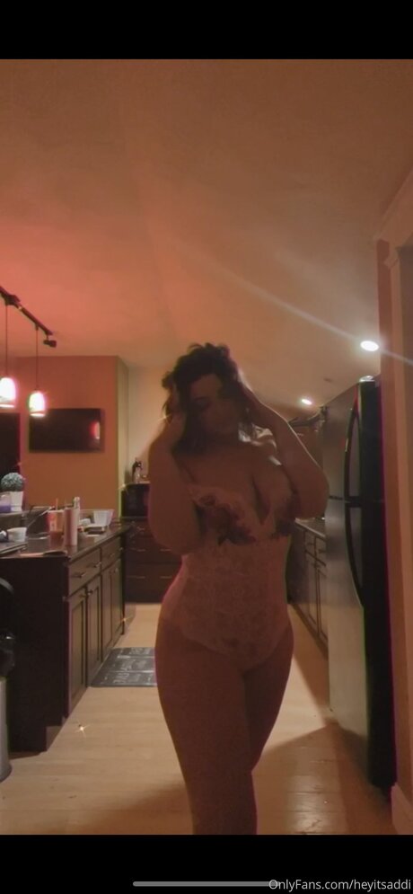 Heyitsaddi erotic model photo