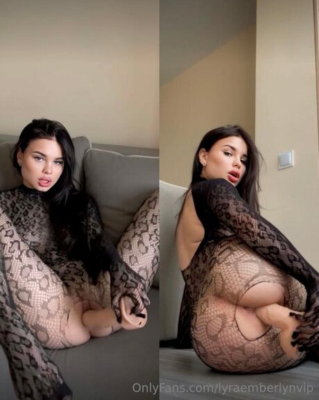 Lyraemberlynvip model nude pics