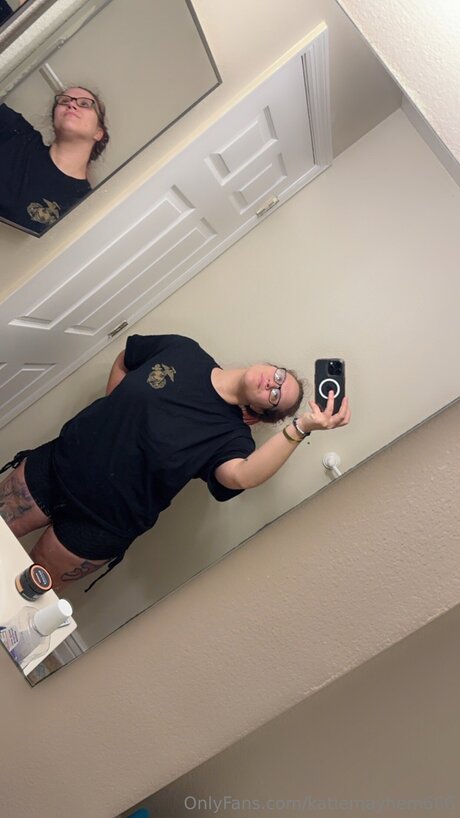 Katiemayhem666 sex model photo