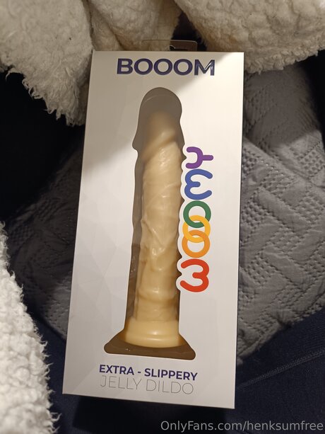 Henksumfree naked star pictures