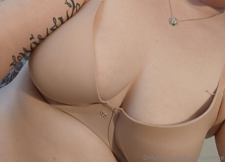 Henksumfree model beautiful gallery