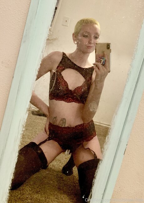 Freshkiiwii Free nude model photos