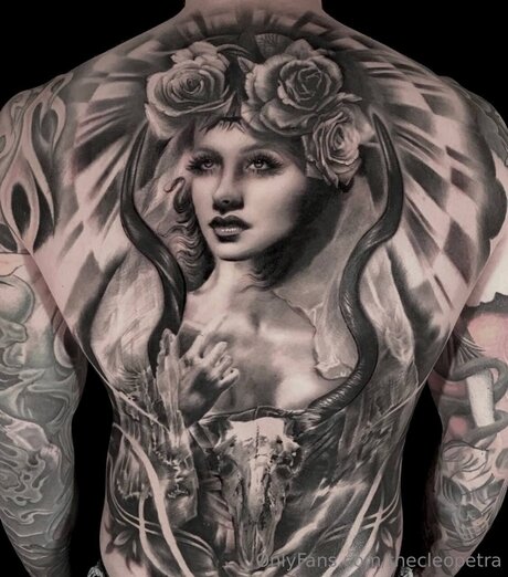 Thecleopetra hot pornstar gallery