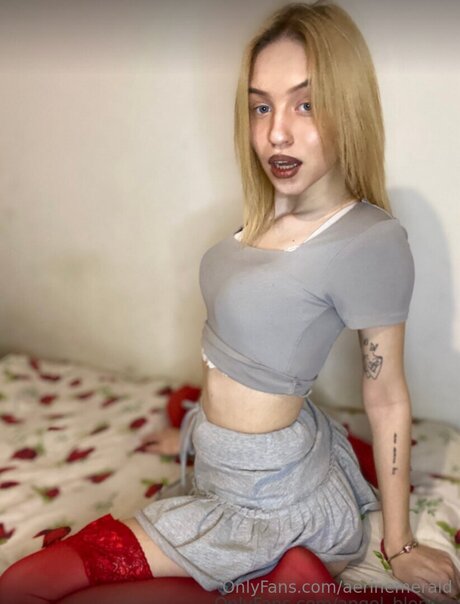 Aerinemerald pornographic actress picture