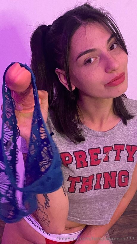 Baddieluna777 model porn image