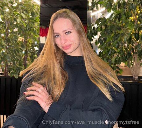 Ava Muscle Mommytsfree nudes model pics