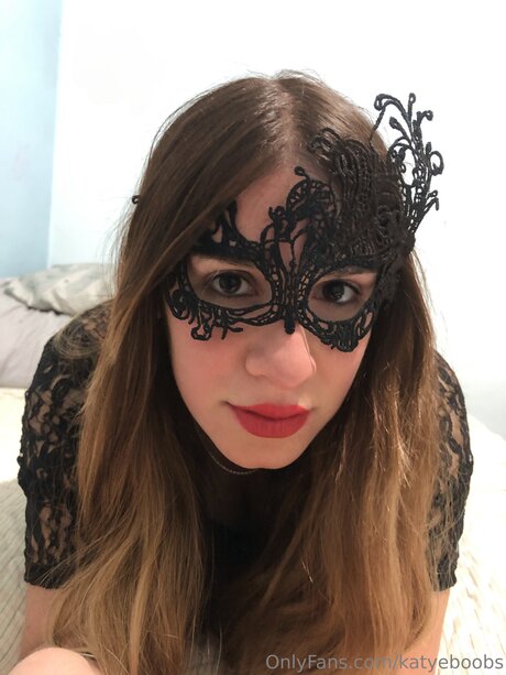 Katyeboobs exclusive model pic