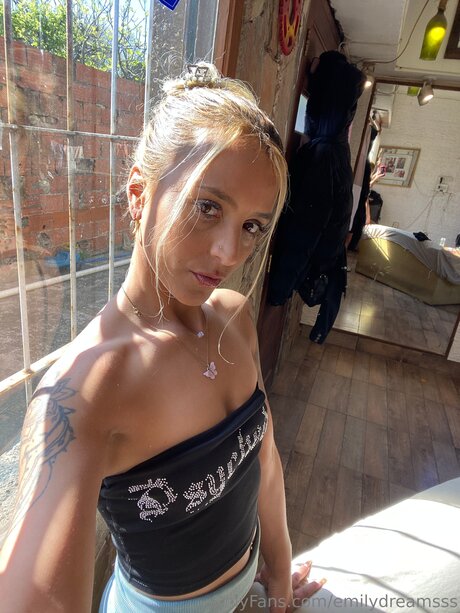 Emilydreamsss nice model gallery