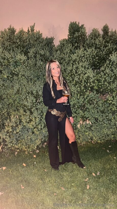 Emilydreamsss pornstar xxx image