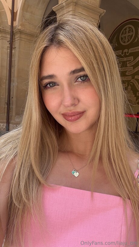 Liaju Dm erotic actress pic