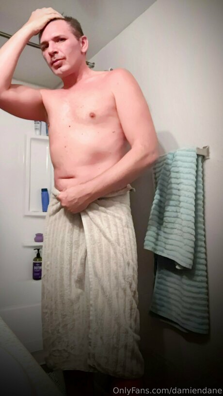 Damiendane model naked photo