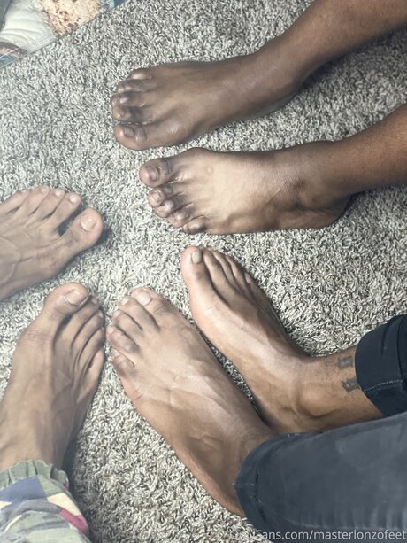 Toeswitdabros model high quality images