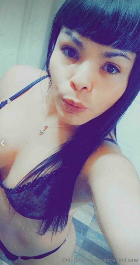 Erikmaximiliano pornstar naked image