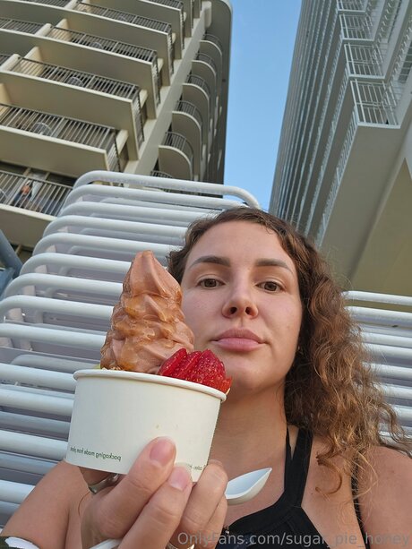 Sugar Pie Honey star free img