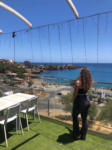 Sugar Pie Honey model art picture