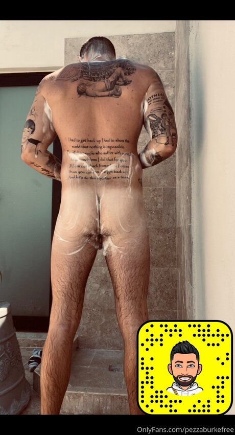 Pezzaburke66 pornstar exclusive image