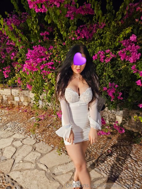 Victoria Lux 22 exclusive star photos