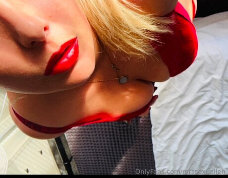 mature onlyfans pornographic image