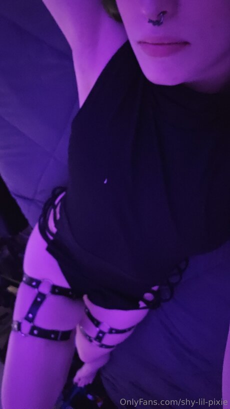 Shy Lil Pixie model sex pictures