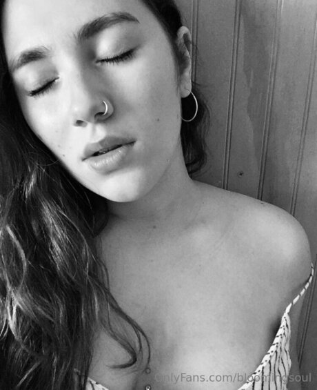 Bloomingsoul nudes actress photo