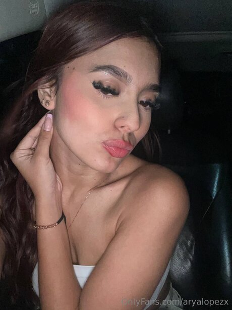Aryalopezx pretty star images