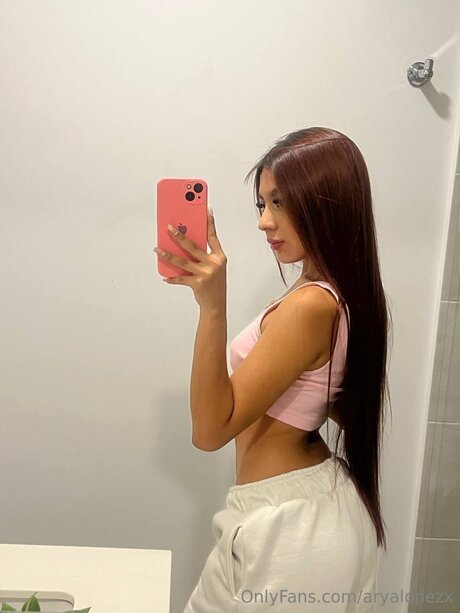 Aryalopezx adult model gallery