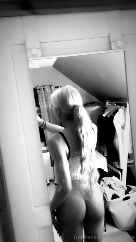 Bertyhora exclusive model image