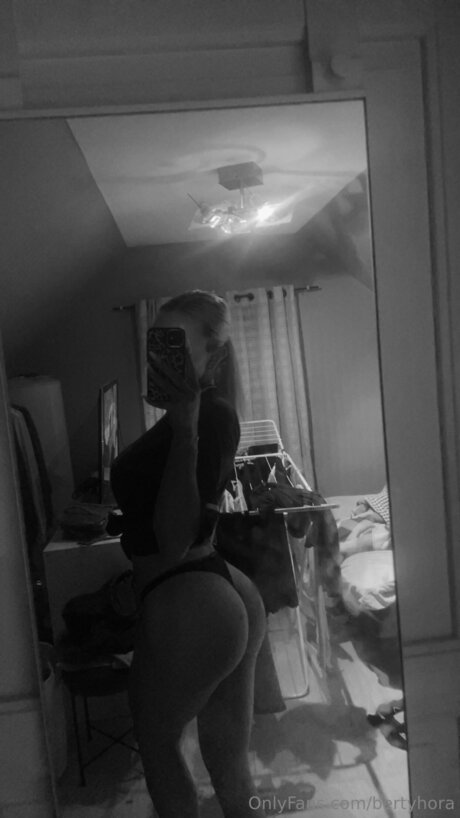 Bertyhora star nudes photos