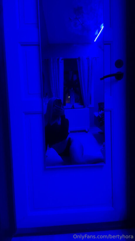 Bertyhora model perfect pics