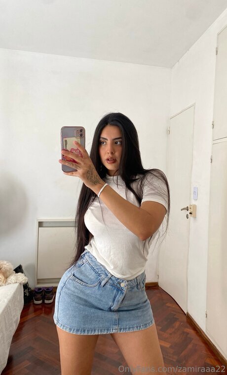 Zamiraaa22 porn star photos