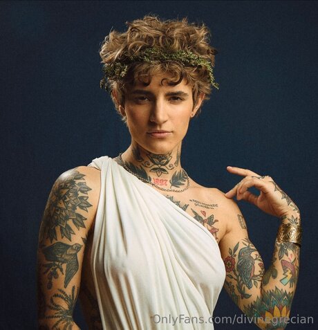 Divinegrecian model naked galleries