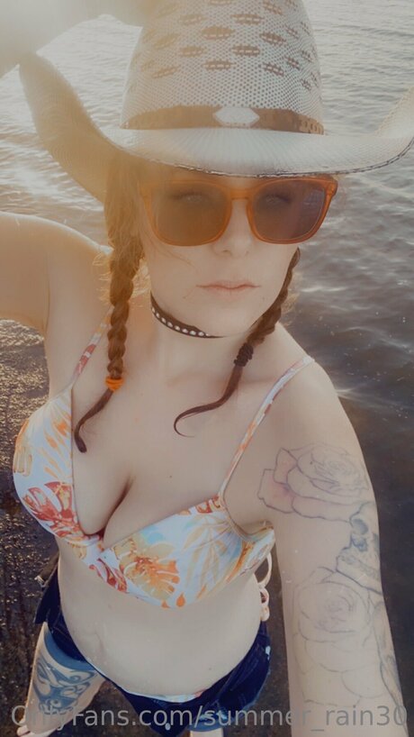 Summer Rain30 naked actress picture